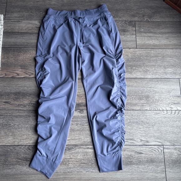 Athleta Pants - Athleta Attitude Pants Purple Lilac Drawstring 384001 Sz 6